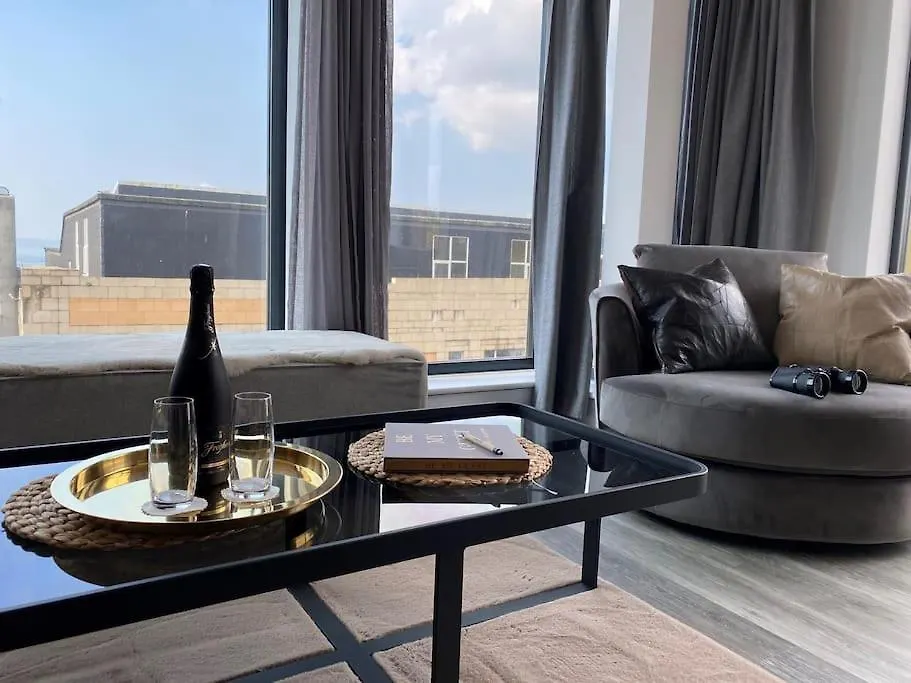 The Pad By The Beach Penthouse Apartment With Sunset And City Views-1